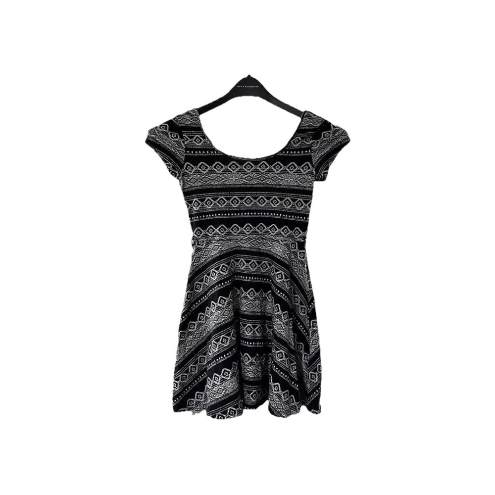 Papaya Fit And Flare Dress Women’s Small Geometric Black and White. Y2K, 2000s.